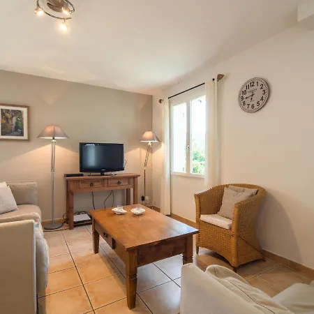 Beautiful With And Heated Pool *